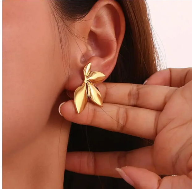 Golden flower leaf earrings