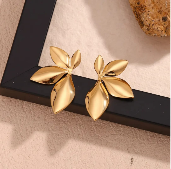 Golden flower leaf earrings