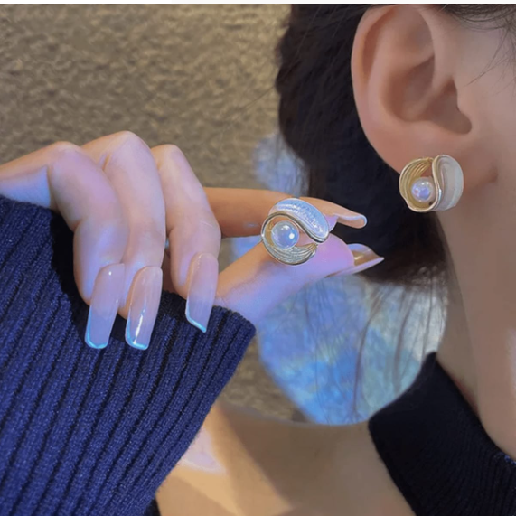 Pearl embrace studs