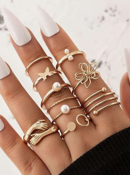 Set of 9 Gold plated Rings